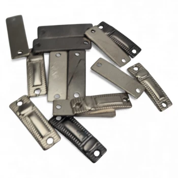 Serrated Frame Metal Connection Plate – 2 Hole Metal Plate 21.5 mm x 6.4 mm E 2292