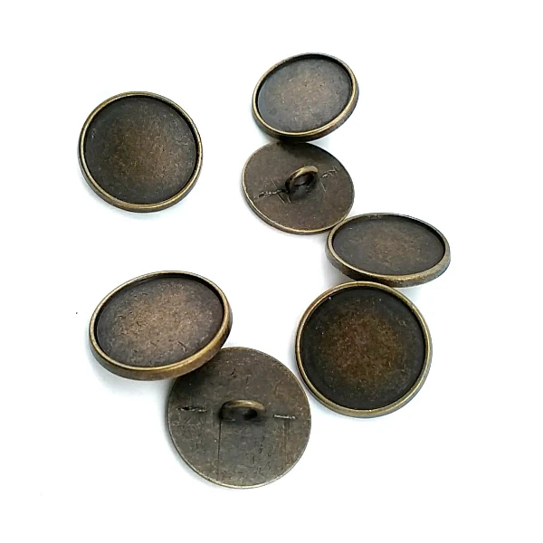 20 mm Shank Button front and detail view