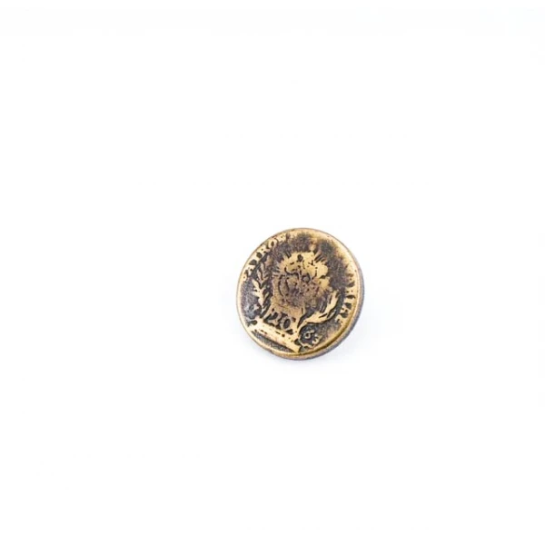 18 mm Shank Button front and detail view