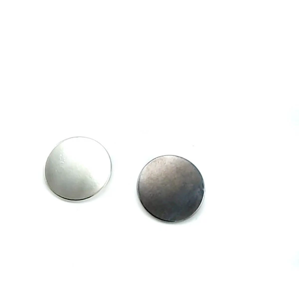 23 mm Shank Button front and detail view