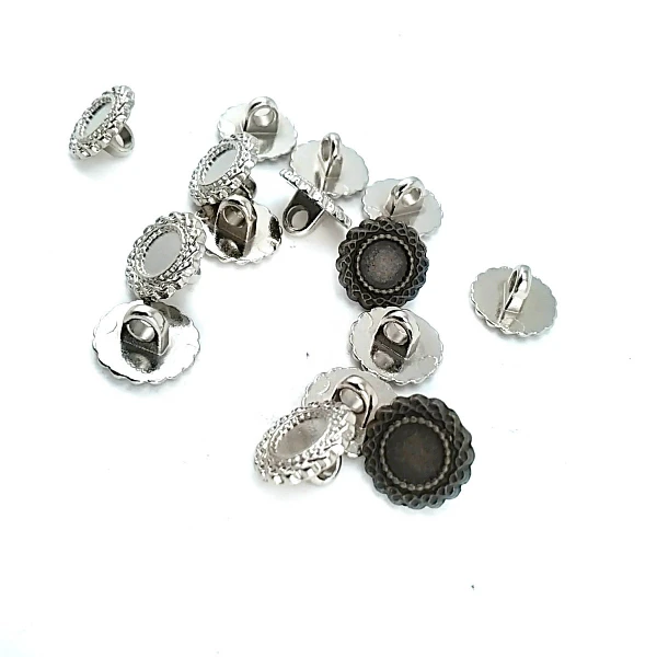 Mineli Kadın Bluz ve Elbise Düğmesi 11,5 mm - 18 boy E 1658