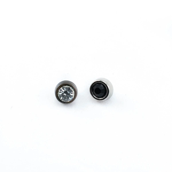 8 mm Taşlı / Kristal Detay Ayaklı Düğme ürün görseli 8 mm Taşlı / Kristal Detay Ayaklı Düğme ön ve detay görünümü