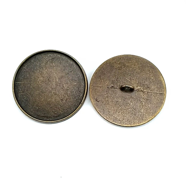 38 mm Shank Button front and detail view
