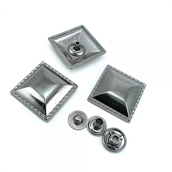 Square Snap Fasteners Button with Pyramid Design 25 x 25 mm B 76