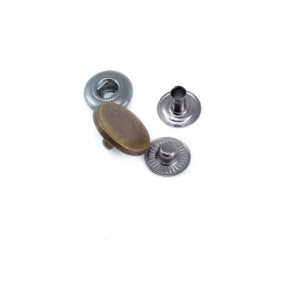 Düz Para Tipi Çıtçıt Düğme 15 mm 24 boy E 1387