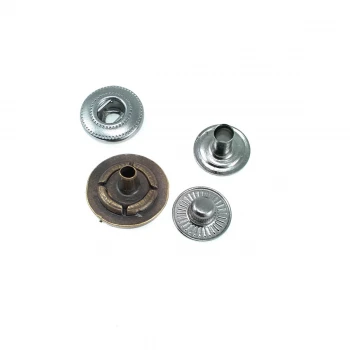 Düz Para Tipi Çıtçıt Düğme 15 mm 24 boy E 1387