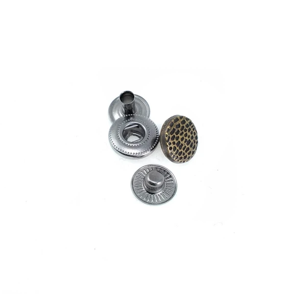 Nokta Desenli Çıtçıt Düğme 11 mm - 18 boy E 1506