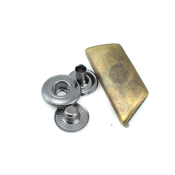Dikdörtgen Şekil Mont ve Kaban Çıtçıtı 30 x 12 mm E 227 Dikdörtgen Şekil Mont ve Kaban Çıtçıtı 30 x 12 mm E 227