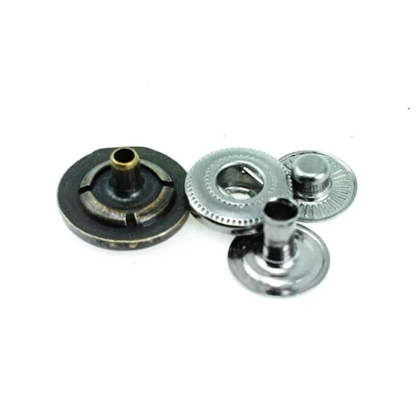 Çıtçıt Düğme Estetik ve Şık 15 mm - 24 boy E 354