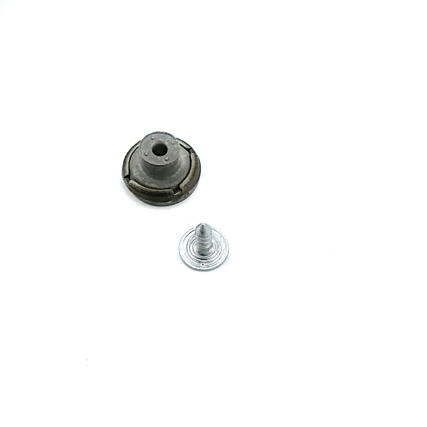 Kot Pantolon Düğmesi Nokta Desenli 14 mm 22 boy E 157