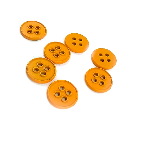 17 mm Sew-Through Button front and detail view