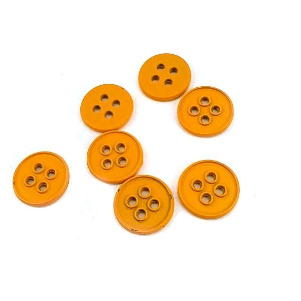 17 mm Sew-Through Button front and detail view