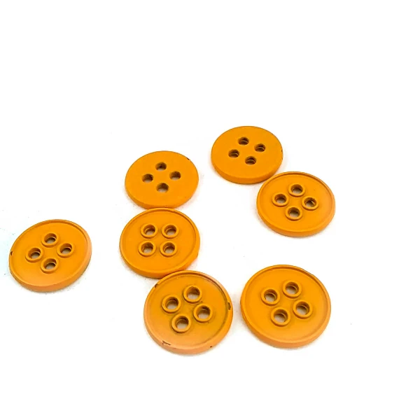17 mm Sew-Through Button front and detail view