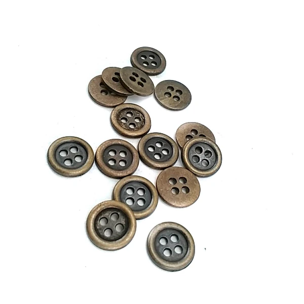 10 mm Sew-Through Button front and detail view