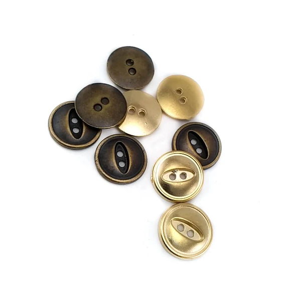 17 mm Sew-Through Button front and detail view