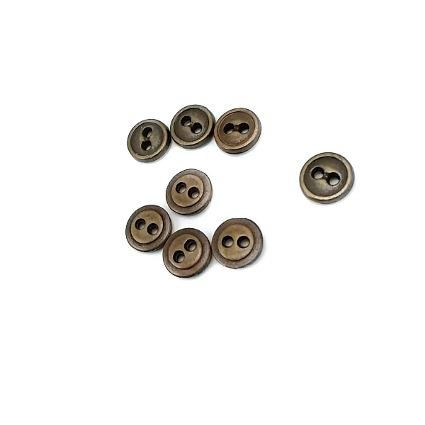 10 mm Sew-Through Button front and detail view