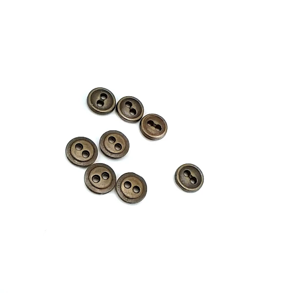 10 mm Sew-Through Button front and detail view