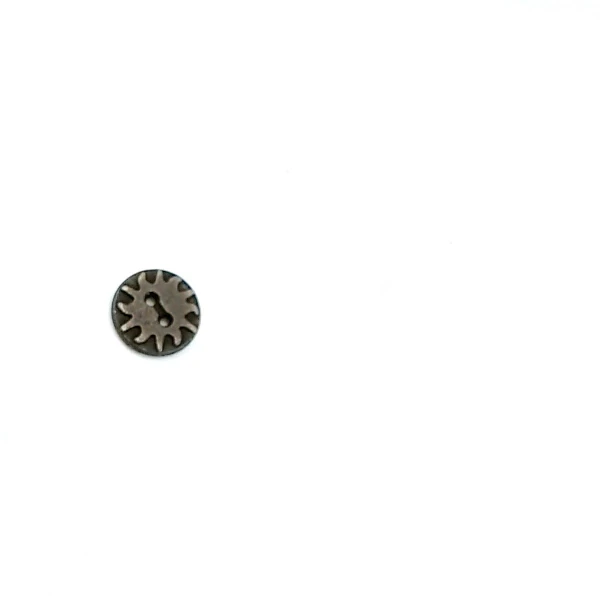 13 mm Sew-Through Button front and detail view