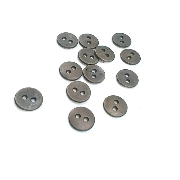 11 mm Sew-Through Button front and detail view