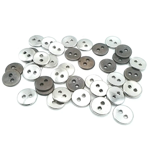 11 mm Sew-Through Button front and detail view