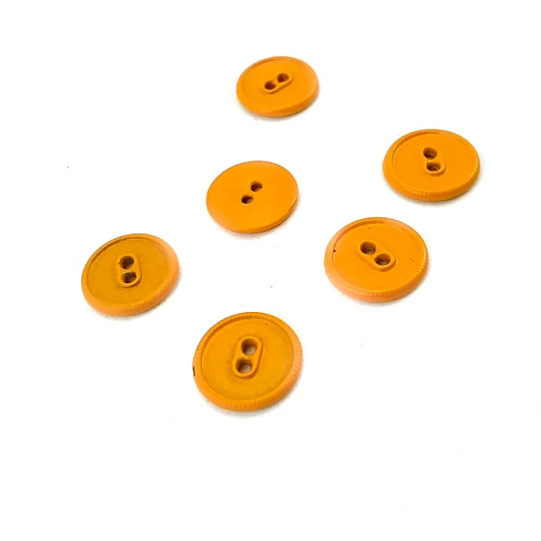 14 mm Sew-Through Button front and detail view