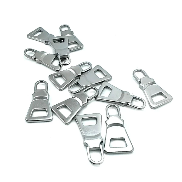 Fermuar Elciği Her Ürüne Uygun 28 mm x 14 mm E 1235