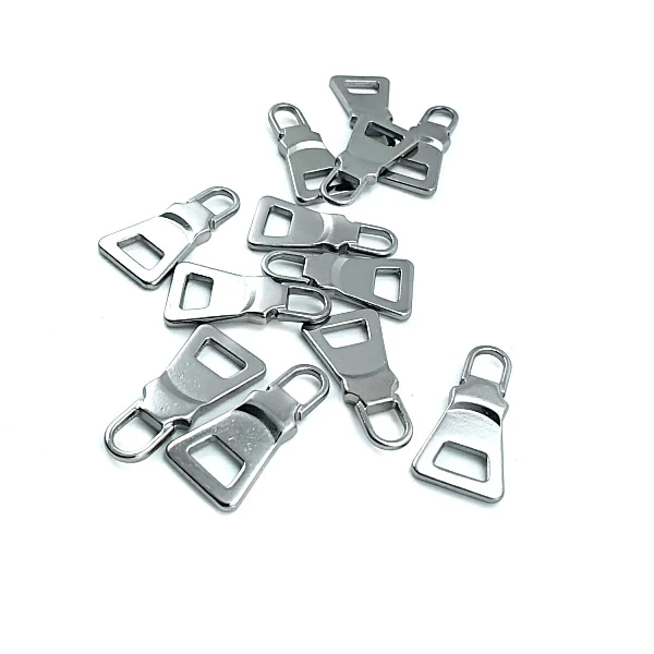 Fermuar Elciği Her Ürüne Uygun 28 mm x 14 mm E 1235