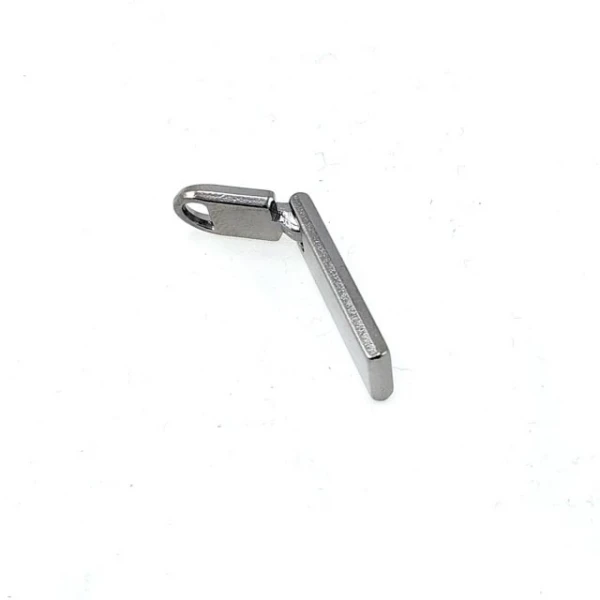 37 mm Zipper Pull front and detail view