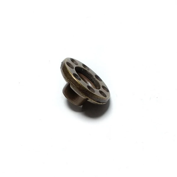 17 mm Zamak kuşgözü kaban ve mont bağcık deliği çap