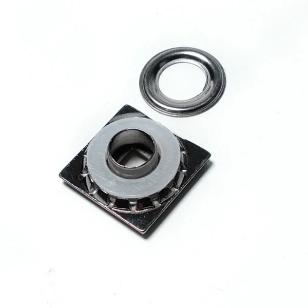 18 x 18 mm Eyelet Square Shape E 1899