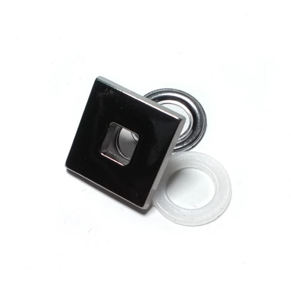 18 x 18 mm Eyelet Square Shape E 1899