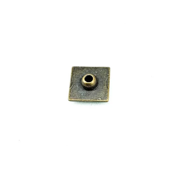 13 mm Rivet front and detail view