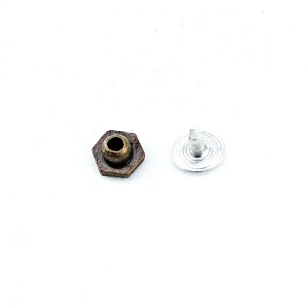 8 mm Rivet front and detail view