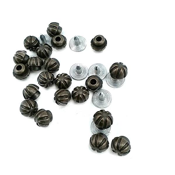 7.4 mm Rivet front and detail view