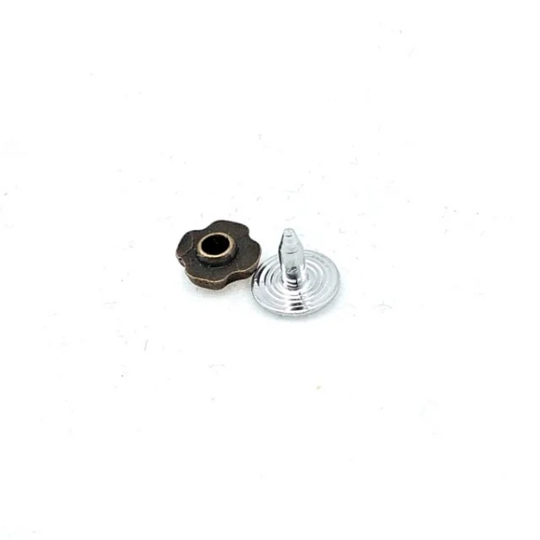 8 mm Rivet front and detail view