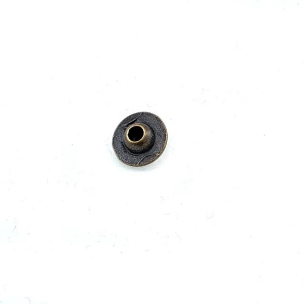 8 mm Rivet front and detail view