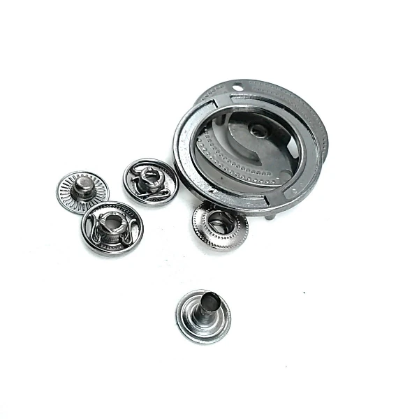 33 mm Decorative and Stylish  Circle Snap Fastening