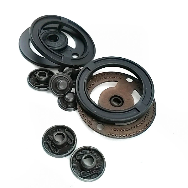 33 mm Decorative and Stylish  Circle Snap Fastening
