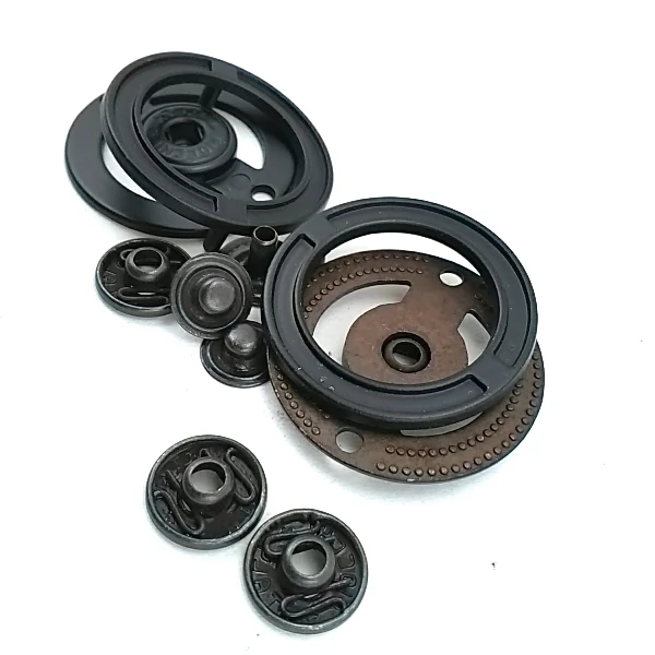 33 mm Decorative and Stylish  Circle Snap Fastening