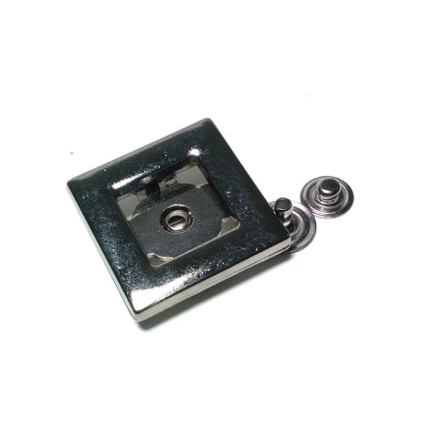Kare Şekil Kaban ve Deri Mont Çıtçıt Düğmesi 30 x 30 mm Е 1221