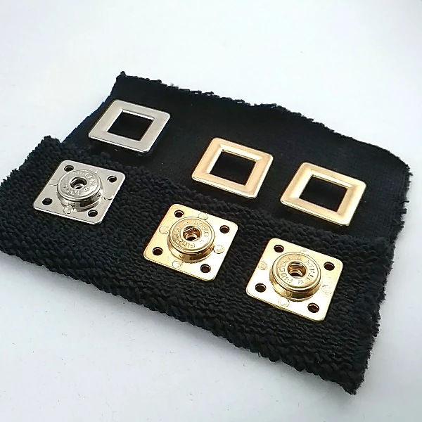 Kare Mont ve Kaban Çıtçıt Düğme 25 x 25 mm E 1282