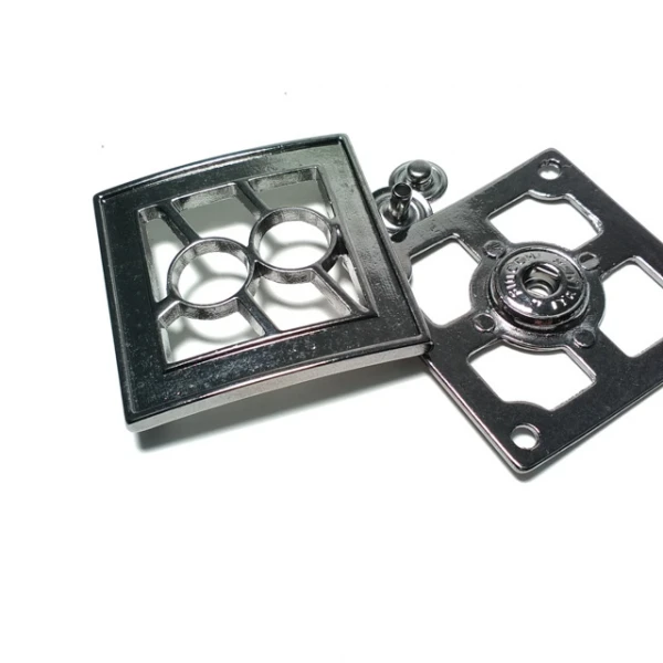 Çıtçıt Düğme Desenli ve Şık Metal Çıtçıt 42 x 42 mm E 1310