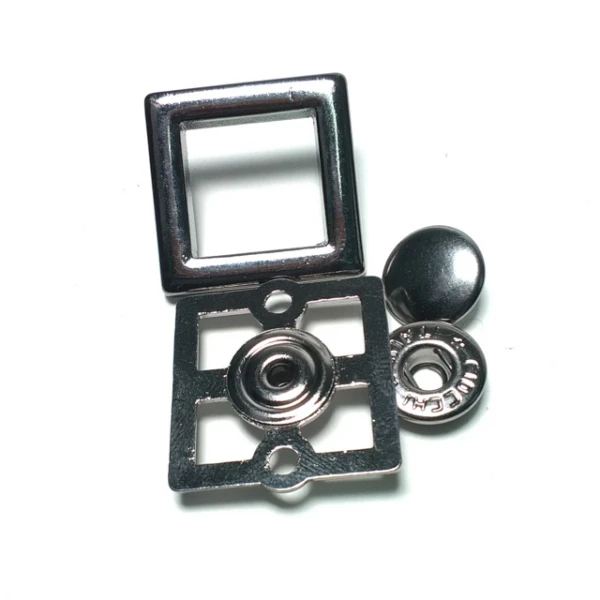 24 x 24 mm Kuşgözü Çift parça kare çıt çıt düğme