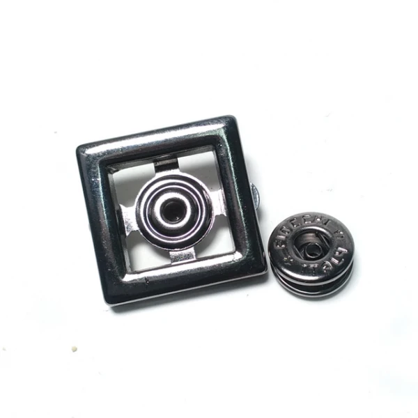 24 x 24 mm Kuşgözü Çift parça kare çıt çıt düğme