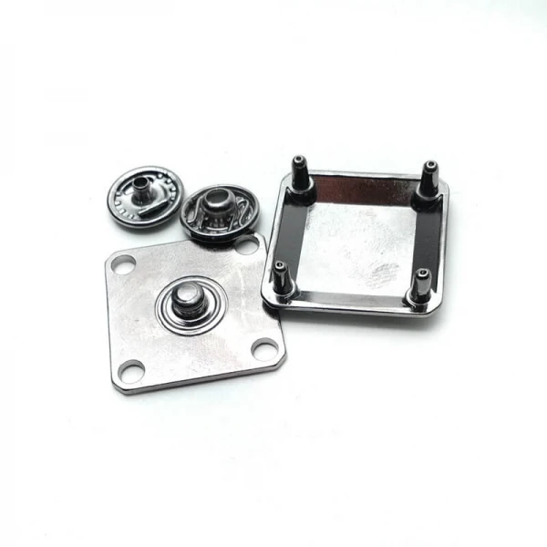 Kaban ve Mont Çıtçıt Düğmesi 25x 25 mm E 2036
