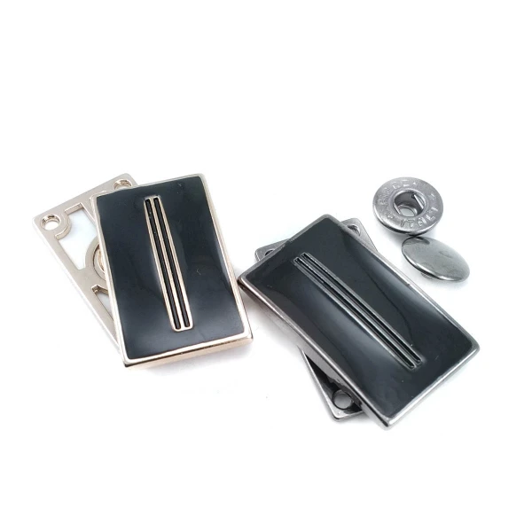 Mineli Şık Çıt Çıt Düğme 35 x 21 mm E 2113