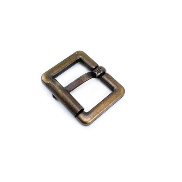 Center-Bar Buckle front and detail view
