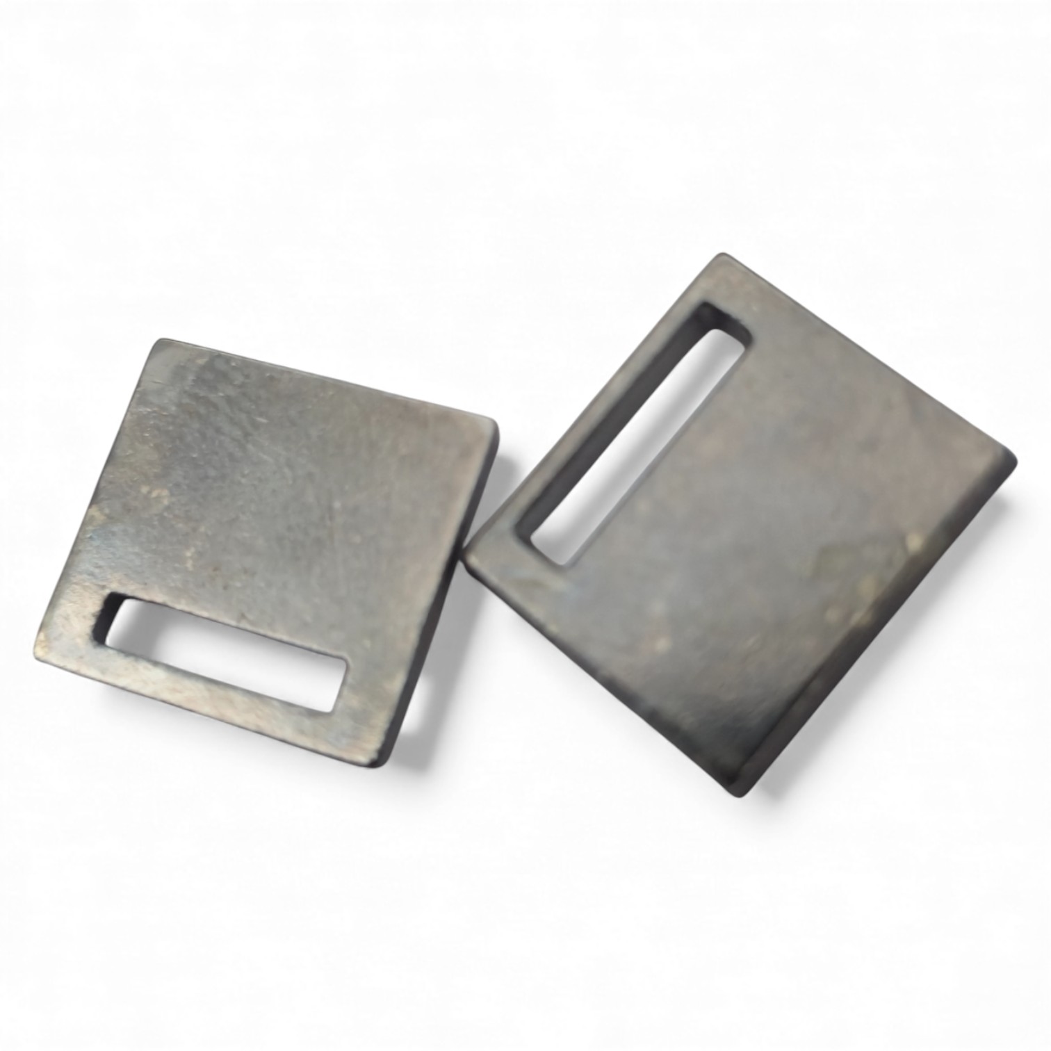 Rectangular hole sew-on label 15.1 mm x 13.4 mm