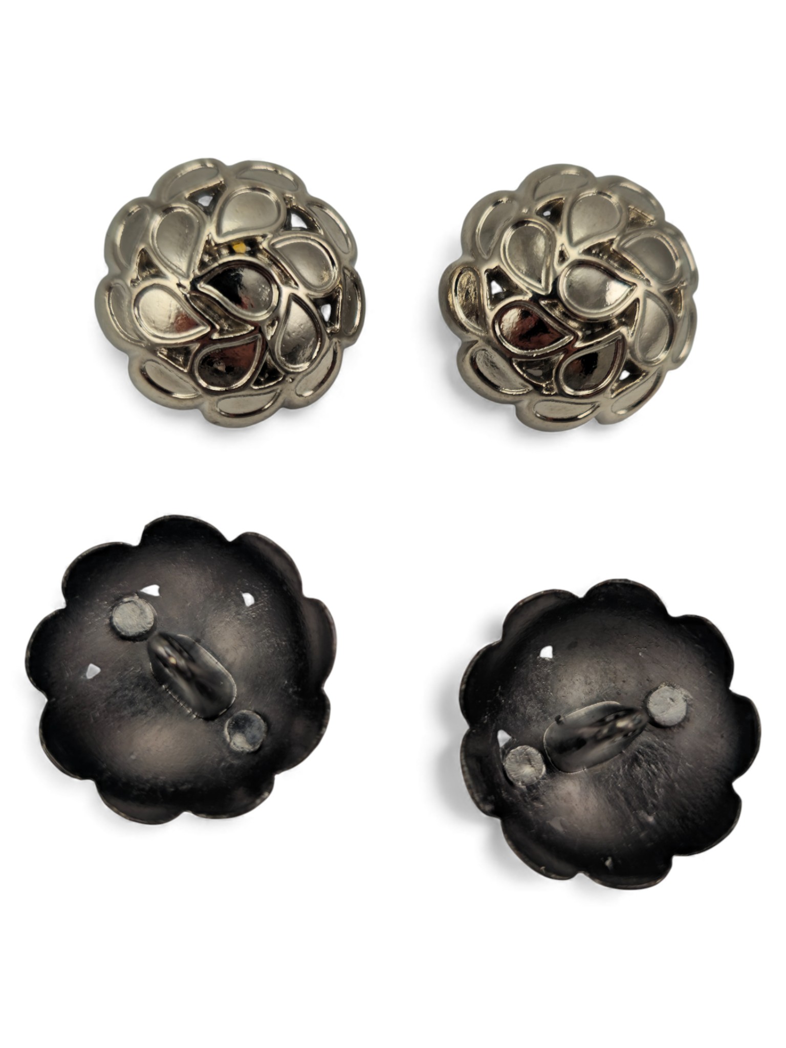 embossed flower bud patterned Jacket Button 22.7 mm - 36 size embossed flower bud patterned Jacket Button 22.7 mm - 36 size