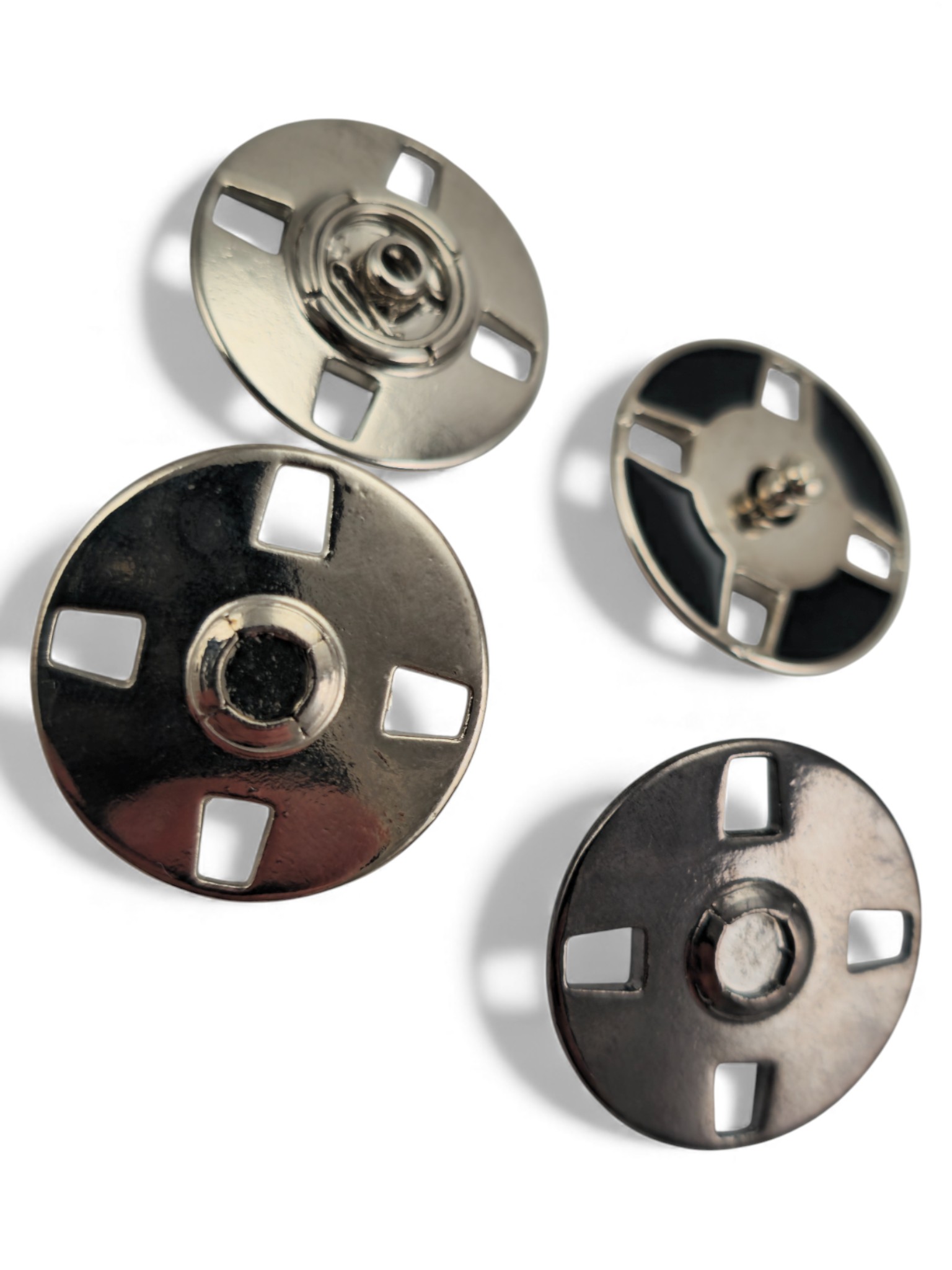 Decorative Covered 4 Hole Sewn Snap Fastener 24 mm Decorative Covered 4 Hole Sewn Snap Fastener 24 mm